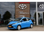 Toyota Aygo - 1.0 VVT-i x-play 5 Deurs 72pk | Airco | Bluetooth | LED dagr