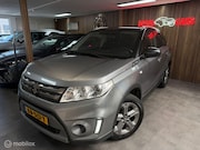 Suzuki Vitara - 1.6 Exclusive/ Navigatie/ Camera / Nette staat