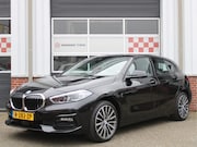 BMW 1-serie - 118i Business+ Sport Automaat /Navigatie/Camera/Leder/Stoelv