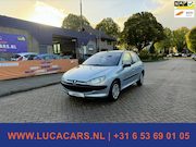 Peugeot 206 - 1.4 XT AUTOMAAT AIRCO 2X SLEUTEL + BOEKJES!