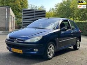 Peugeot 206 - 1.4 Gentry Premium / Airco / bij afleve