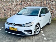 Volkswagen Golf - 1.5 TSI Highline Business R-LINE