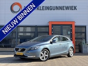 Volvo V40 - 1.6 T3 Kinetic / Trekhaak / Zomer + Winterset / Stoelverwarm