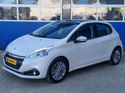 Peugeot 208 - 1.2 PureTech Allure / Panoramadak / Trekhaak / ECC / Carplay