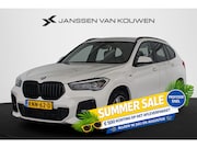 BMW X1 - xDrive25e M Sport Sportstoelen Stoelverwarming Apple CarPlay