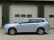 Mitsubishi Outlander - 2.0 PHEV INTENSE +