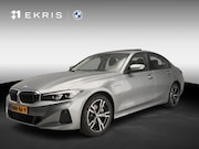 BMW 3-serie - Sedan 330e | LED | HUD | Schuifdak | Stoelverwarming | Surro