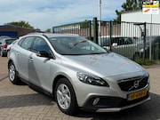 Volvo V40 Cross Country - 1.5 T3 Momentum Automaat zeer netjes navigatie parkeer senso