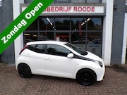 Toyota Aygo - 1.0 VVT-i x-play AIRCO, LED, CAMERA, !!! ""ZONDAG OPEN ""