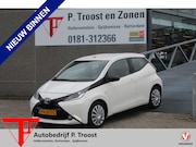 Toyota Aygo - 1.0 VVT-i x-play Navigatie/Airco/Achteruitrijcamera/Toerente
