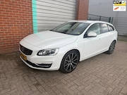 Volvo V60 - 2.4 D5 Twin Engine R-Design Bj:2015 NAP
