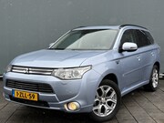 Mitsubishi Outlander - BWJ 2015 | 2.0 PHEV 203PK instyle+ | TREKHAAK | SCHUIFDAK | 
