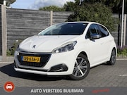 Peugeot 208 - Allure 1.2 PureTech 82PK Trekhaak, Navigatie, Parkeersensore