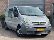Opel Vivaro - 1.9DTI 2.9T Camperbus. 4 persoons uitvoering. ! Kampeerwagen