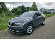Volkswagen Tiguan - 1.5 TSI Life / Navi / Virtual / El.Trekh.
