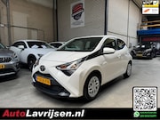 Toyota Aygo - 1E EIGENAAR NL AUTO NAP APPLE/CARPLAY CAMERA LED BLUETOOTH A
