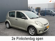 Daihatsu Sirion - 1.0-12V Trend NWE APK5DEURSKOOPJE