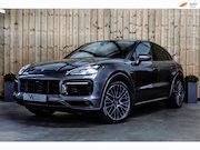 Porsche Cayenne Coupé - 3.0 E-Hybrid *Pano*Sport Design*Sportuitlaat*Soft-Close*Spor