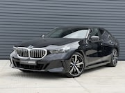 BMW 5-serie - 550e xDrive M SPORT 4 WHL besturing / Leder / trekh
