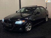 BMW 3-serie - 2.0 318d 143PK AUTOMAAT|CARPLAY|FULLOPTION|XENON|DAK|RIJKLAA