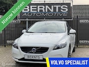 Volvo V40 - 2.0 T2|Navigatie|Parkeersensoren|Digitaal Instrumentenpaneel