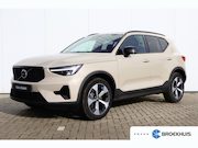 Volvo XC40 - 2.0 B4 Plus Dark 19" All Seasons | Trekhaak | Pano | Sand Du