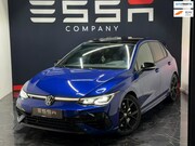 Volkswagen Golf - 2.0 TSI R 4Motion Pano Akra Memory HUD H&K Full Option