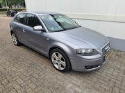 Audi A3 - 1.6 FSI Attraction