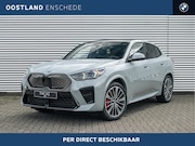 BMW iX2 - eDrive20 M Sport / Panoramadak / Sportstoelen / Adaptieve LE