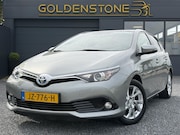 Toyota Auris - 1.8 Hybrid Trend ✓Dealer Onderhouden✓2e Eigenaar✓Pano✓Trekha