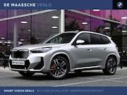 BMW iX1 - eDrive20 M Sport / Panoramadak / Trekhaak / Sports