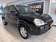 Hyundai Tucson - 2.0i Dynamic World Cup edition | |
