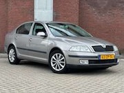 Skoda Octavia - 1.6 FSI Ambiente Attractive Business|AUTOMAAT|CLIM