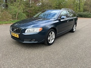 Volvo V70 - 2.5T Summum 2.5T 200PK Automaat Leder PDC Trekh. NAP APK 4-'