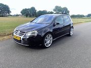 Volkswagen Golf - R32
