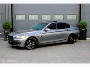 BMW 5-serie - 520i High Executive|PANO|LEDER|MEMORY|BI-XENON|NAP