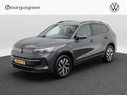 Volkswagen Tiguan - 1.5 eHybrid Life Edition | Trekhaak | Navigatie | Adaptieve