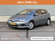 Toyota Auris - 1.8 Hybrid dealer onderhouden,
