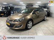 Opel Astra - 1.4 Turbo Cosmo Climate control, Trekhaak.