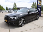 BMW 1-serie - 118i M-Pakket Automaat, NL-Auto, LED, PDC SALE