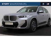 BMW iX1 - eDrive20 M Sport / Panoramadak / Sportstoelen / Ha