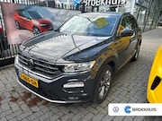 Volkswagen T-Roc - 1.5 TSI 150 pk Style | Trekhaak | Stoelverwarming | Cruise c