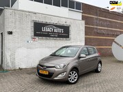 Hyundai i20 - 1.2i i-Deal - AIRCO - LED DAG VERLICHTING - RIJDT & SCHAKELT