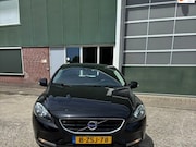 Volvo V40 - 1.6 T3 Momentum/ Panodak / Trekhaak/ Navi/Stoelverwarming /P