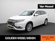 Mitsubishi Outlander - 2.4 PHEV Intense AWD | Trekhaak | Climate Control | Apple Ca