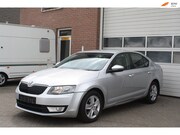 Skoda Octavia - 1.6 TDI Greenline Ambition right hand drive. airco, licht me