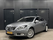 Opel Insignia - 1.8 Cosmo/zeer netjes/trekhaak/parkeersensoren