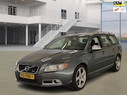 Volvo V70 - 2.0T R-Edition AUTOMAAT AIRCO CRUIS LEDER NAVI PDC