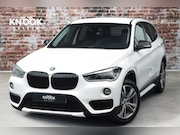 BMW X1 - sDrive20i Executive Sport Line Automaat / Navigatie / Trekha