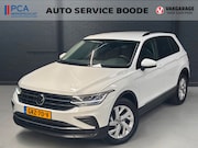 Volkswagen Tiguan - 1.5 TSI (150 pk) Life automaat - trekhaak - camera - voorver